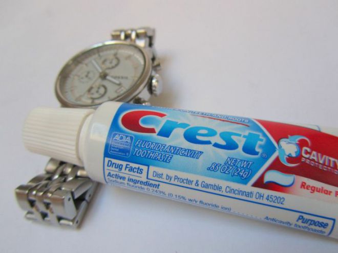 чистка часов зубной пастой