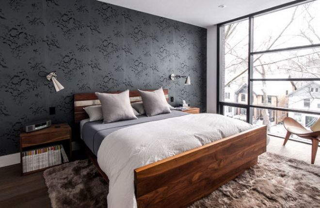 Дизайн спальни с деревянной кроватью в классическом стиле
