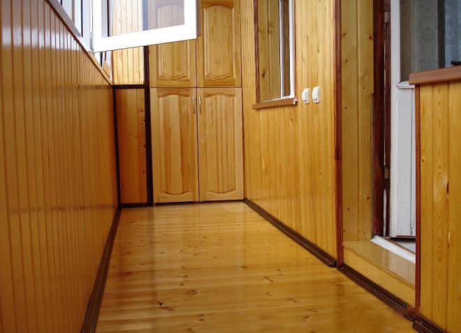 деревянный пол на балконе