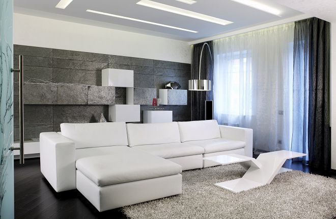 белый диван в интерьере гостиной