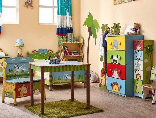 корпусная мебель для детской комнаты яркая