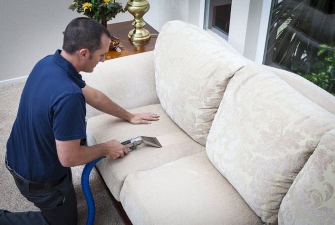 Очистить диван от шерсти