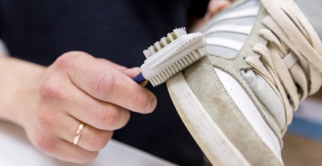 как чистить замшевые  кроссовки