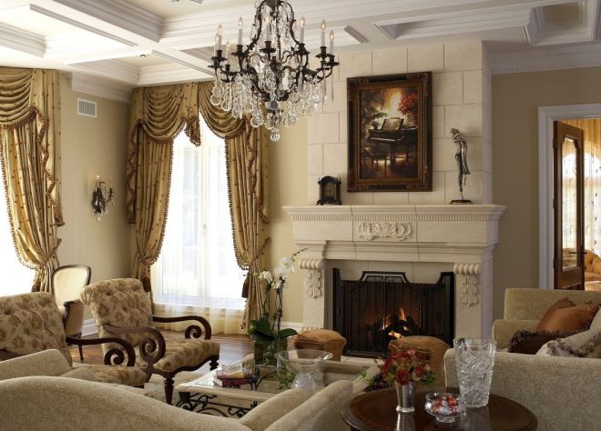 интерьер гостиной в классическом стиле с камином