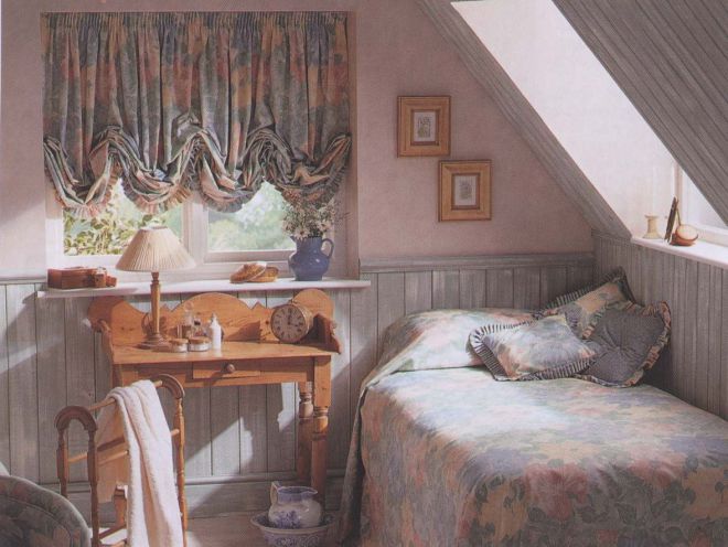 короткие шторы в спальню в стиле прованс