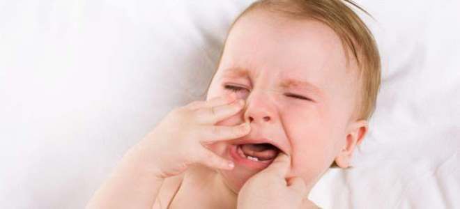 ребенок отказывается от еды при прорезывании зубов