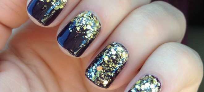 manicure with glitter