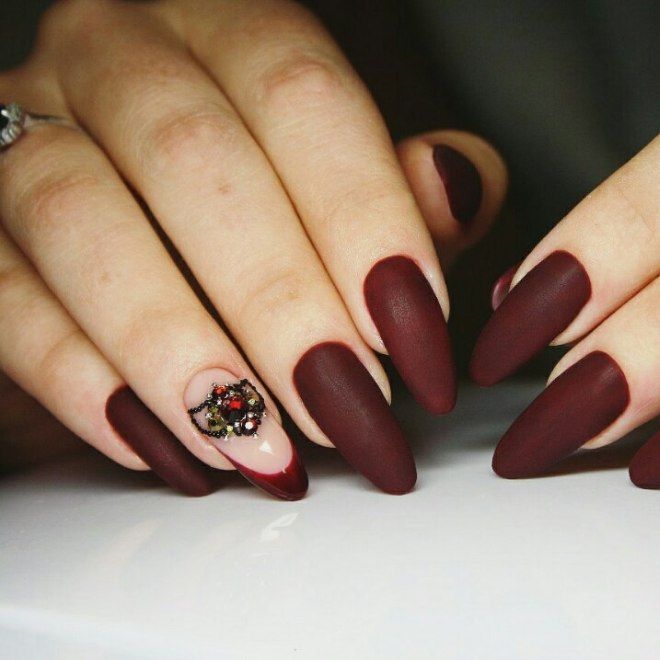 Burgundy manicure matte with a glossy finish