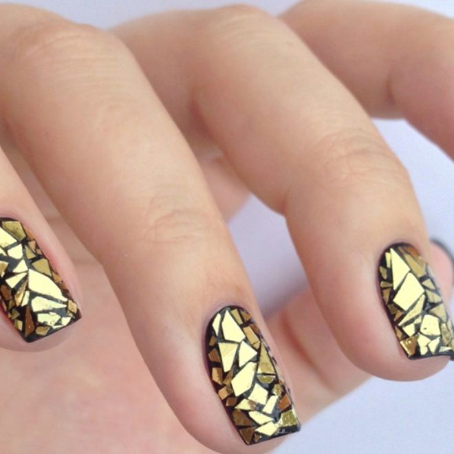 Manicure black with gold three