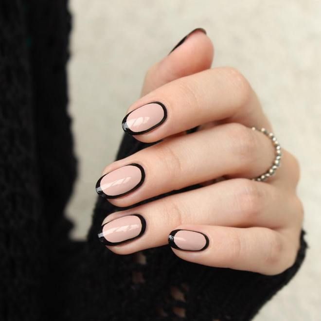 Manicure beige with black five