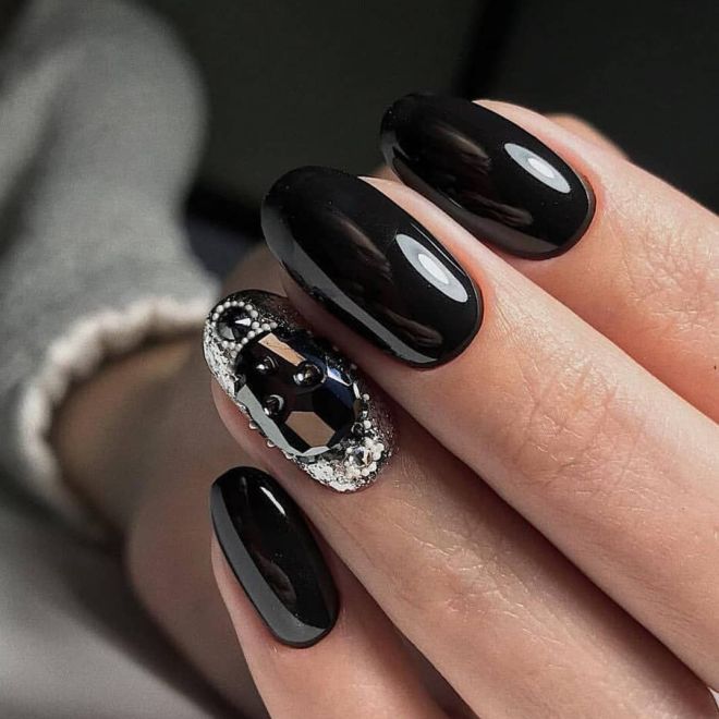 New designs of black nails two