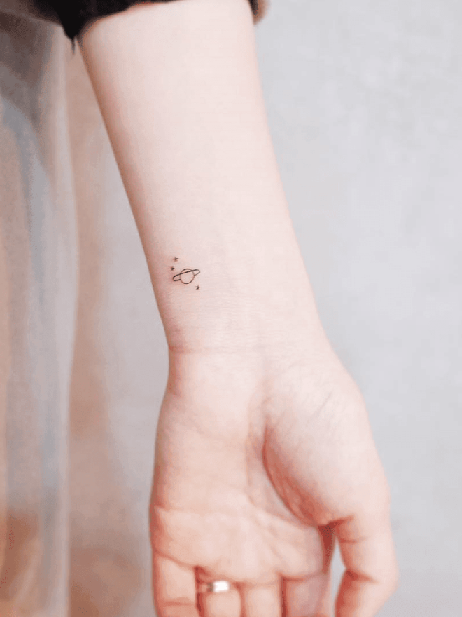 маленькие татуировки на руке шесть
