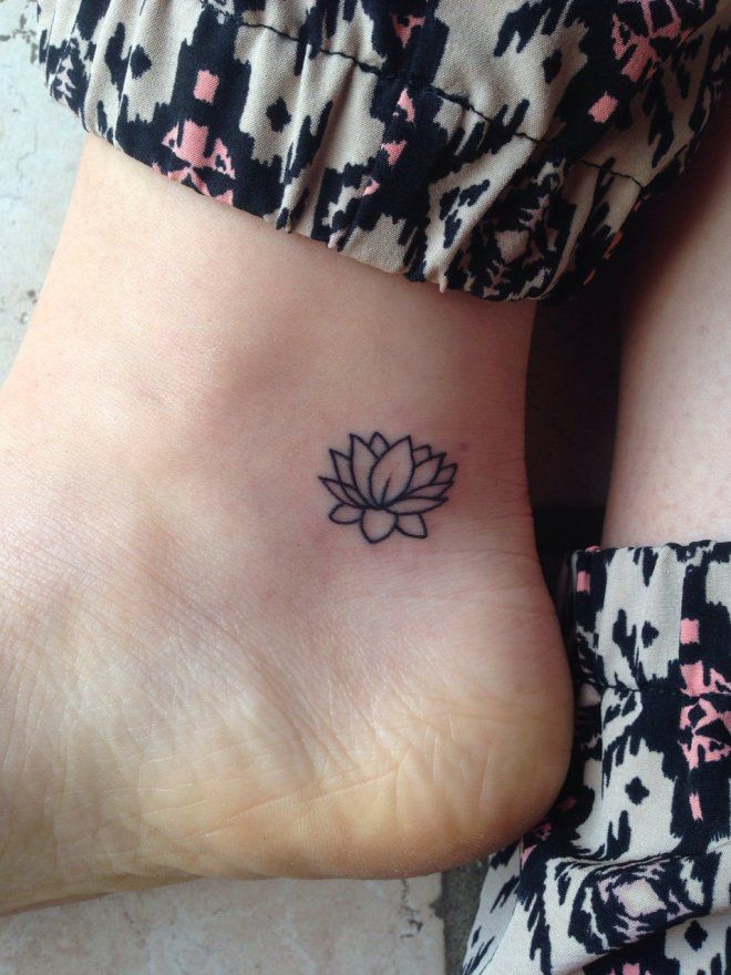 маленькие татуировки на ноге три