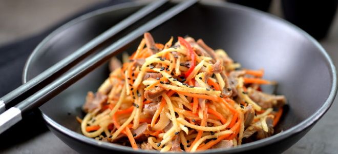 салат из говяжьего языка и корейской моркови