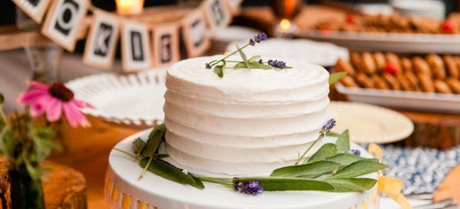 свадебный торт в стиле минимализм