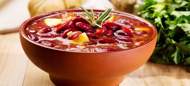 постный суп с фасолью в томатном соусе