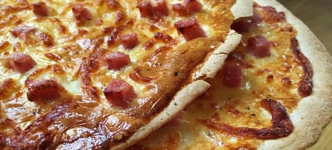 пицца на лаваше с адыгейским сыром