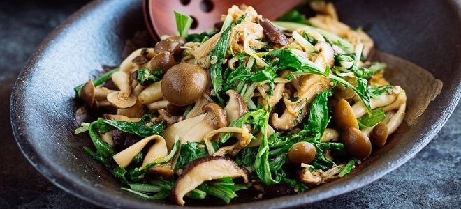 вкусный салат с грибами на праздничный стол