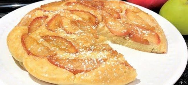 яблочный пирог на сковороде за 10 минут