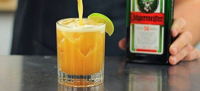 коктейль с егермейстером и апельсиновым соком