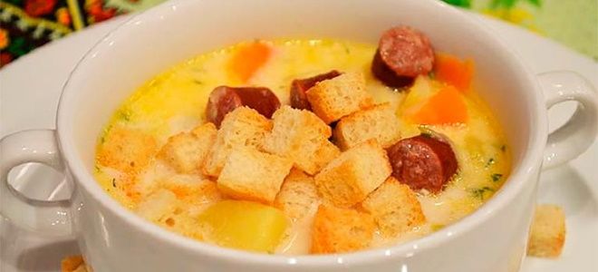 сырный суп с копчеными колбасками