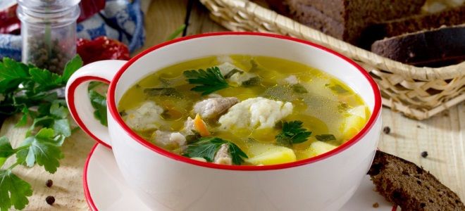 куриный суп с вермишелью и клецками