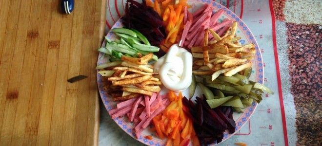 салат радуга с картошкой фри