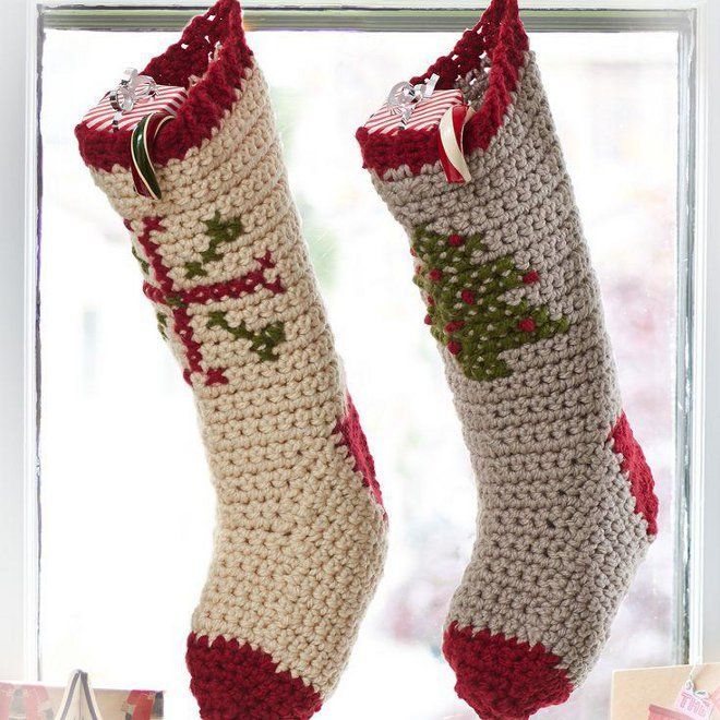 вязаные новогодние носки для подарков крючком