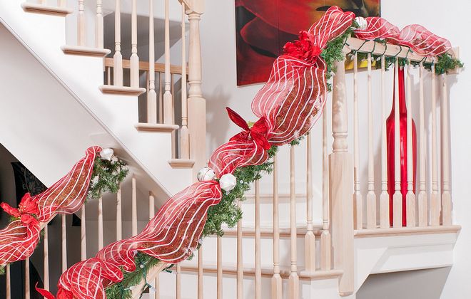 новогоднее украшение лестницы