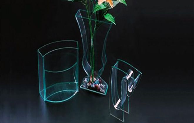 пластиковая цветочная ваза