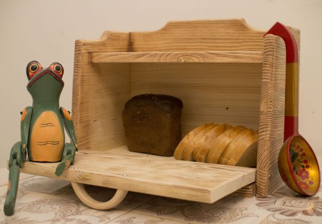 деревянная хлебница
