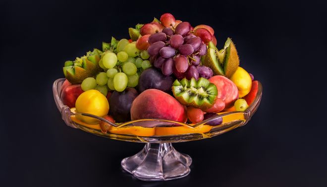 стеклянное блюдо для фруктов