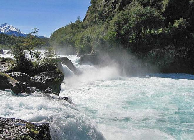 Водопад Петрогуэ - настоящее украшение местности
