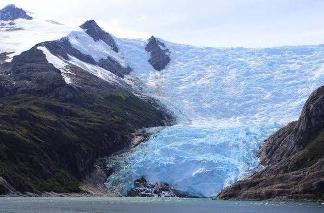 Горный хребет Дарвина и ледники - невероятное зрелище