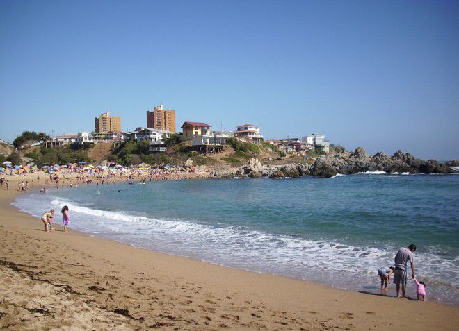 Пляж - пользуется популярностью благодаря близости к Сантьяго