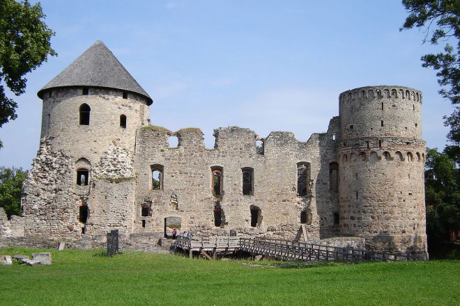 Развалины средневекового замка