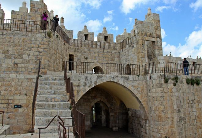 Дамасские ворота в Городской стене