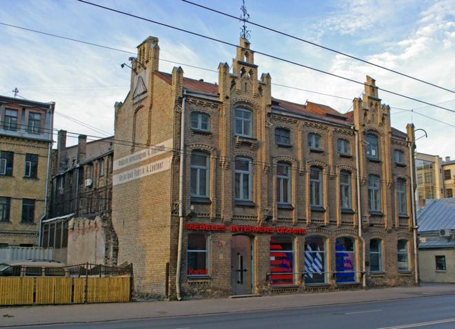 Здание бывшей велосипедной фабрики «Россия»