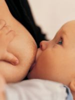 Как часто нужно кормить новорожденного грудным молоком?