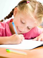 Как научить ребенка писать буквы?
