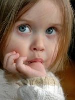 Как отучить ребенка грызть ногти в 3 года?