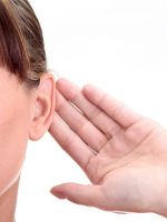 Как правильно закапывать капли в уши?