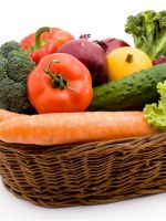 Какие овощи и фрукты можно кормящей маме?