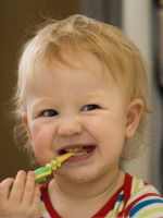 Чернеют зубы у ребенка