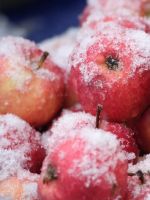 Десерт «Яблоки в снегу» - изумительное зимнее лакомство