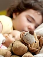 Как научить ребенка засыпать самостоятельно?
