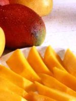 Как правильно есть манго?