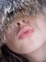 Как защитить губы от ветра и мороза?