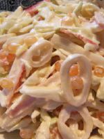 Крабовый салат с кальмарами