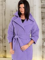 С чем носить фиолетовое пальто?